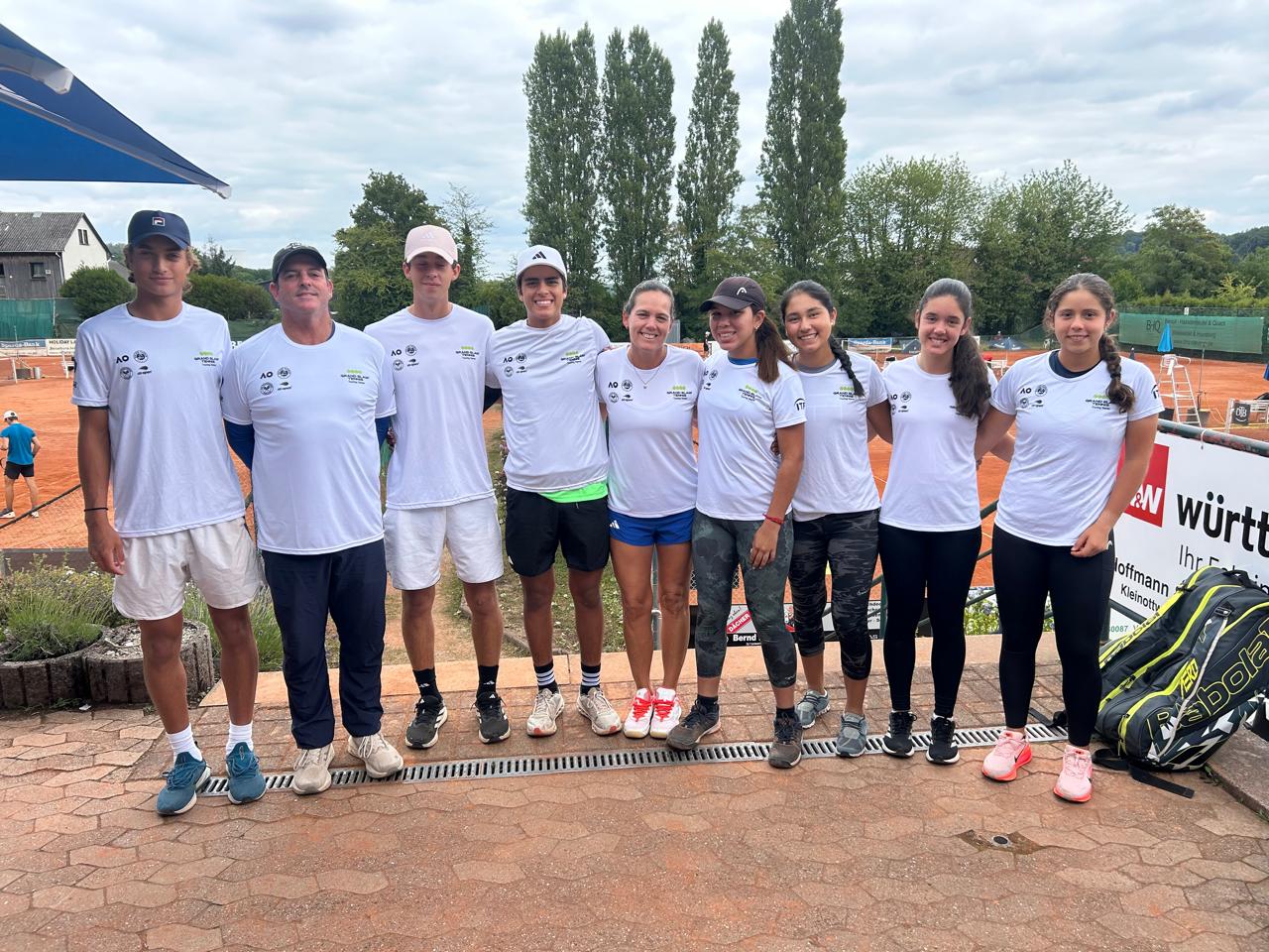 Una buena temporada para el equipo de Gira Europea de 16 años